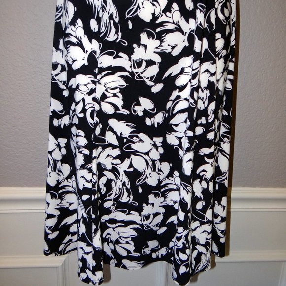 JONES NEW YORK Black & White Floral Print Sleeveless Dress V Neck Size 12 - Picture 3 of 5